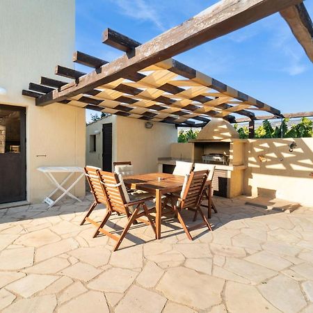 קורל ביי Villa Camelot By Ezoria Villas מראה חיצוני תמונה