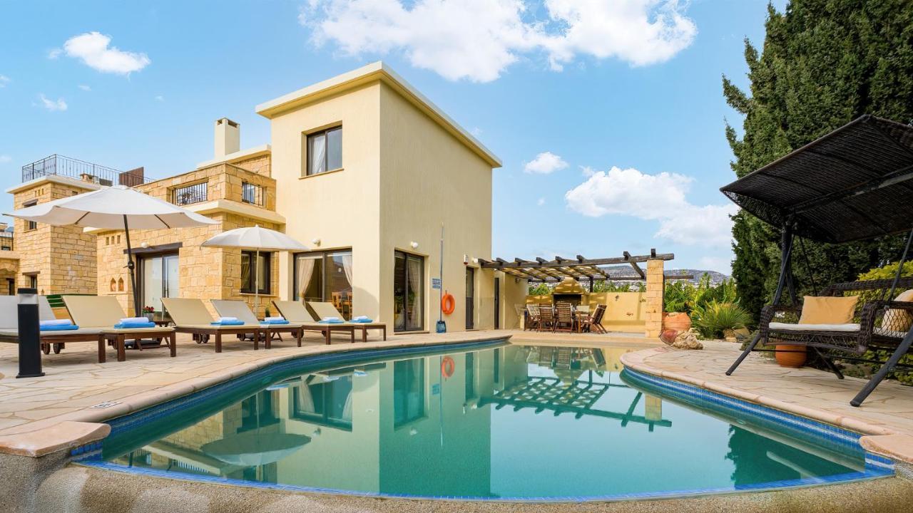 קורל ביי Villa Camelot By Ezoria Villas מראה חיצוני תמונה