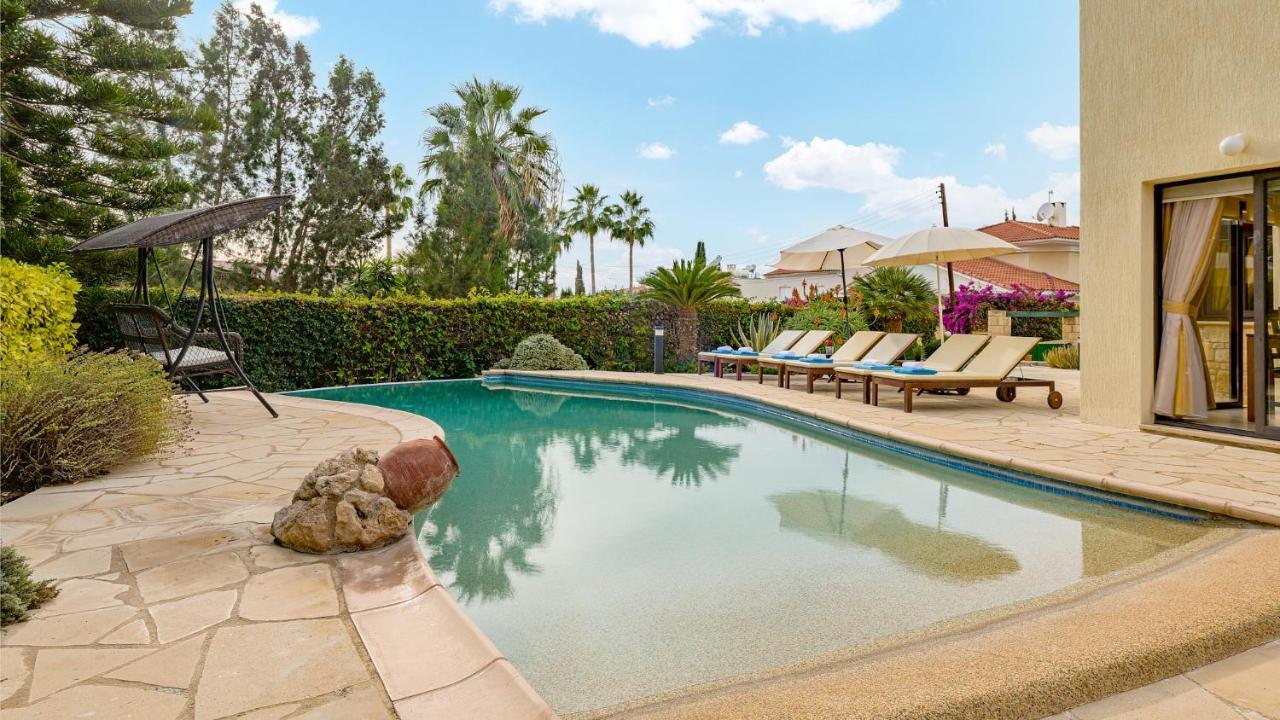 קורל ביי Villa Camelot By Ezoria Villas מראה חיצוני תמונה
