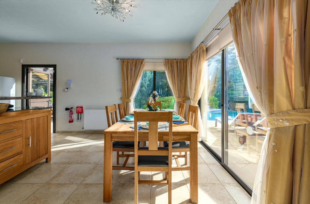 קורל ביי Villa Camelot By Ezoria Villas מראה חיצוני תמונה