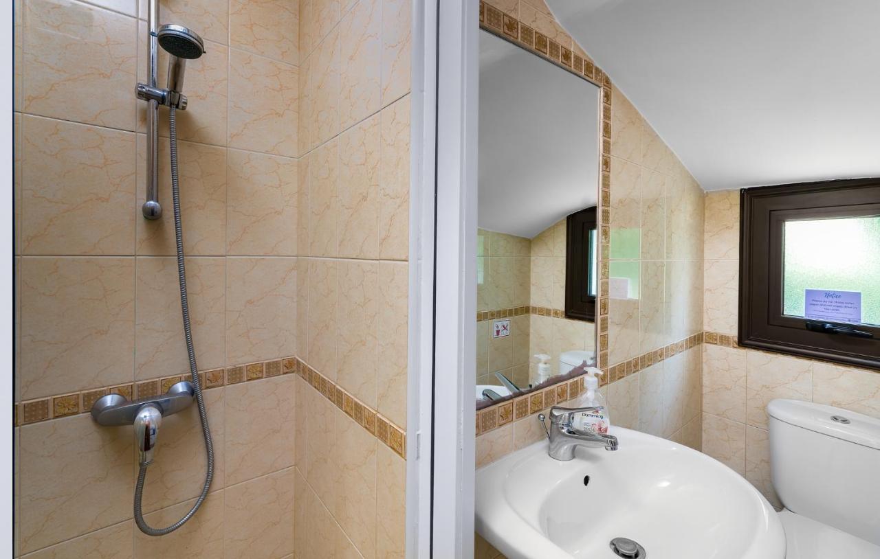 קורל ביי Villa Camelot By Ezoria Villas מראה חיצוני תמונה