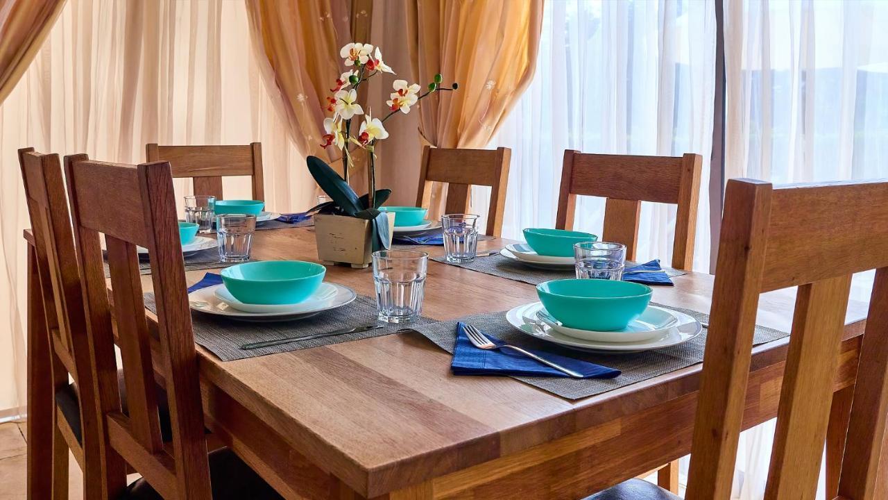 קורל ביי Villa Camelot By Ezoria Villas מראה חיצוני תמונה