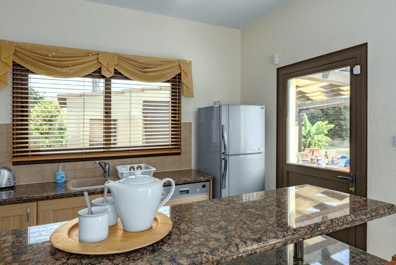 קורל ביי Villa Camelot By Ezoria Villas מראה חיצוני תמונה