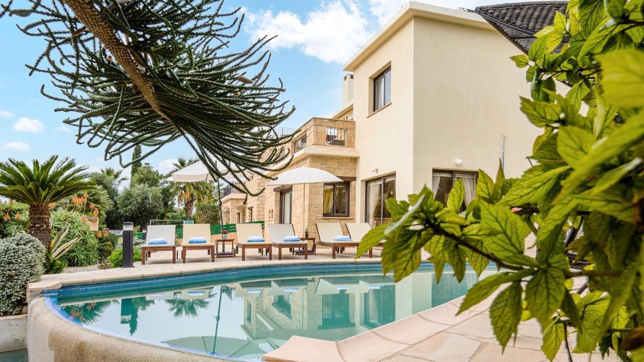 קורל ביי Villa Camelot By Ezoria Villas מראה חיצוני תמונה