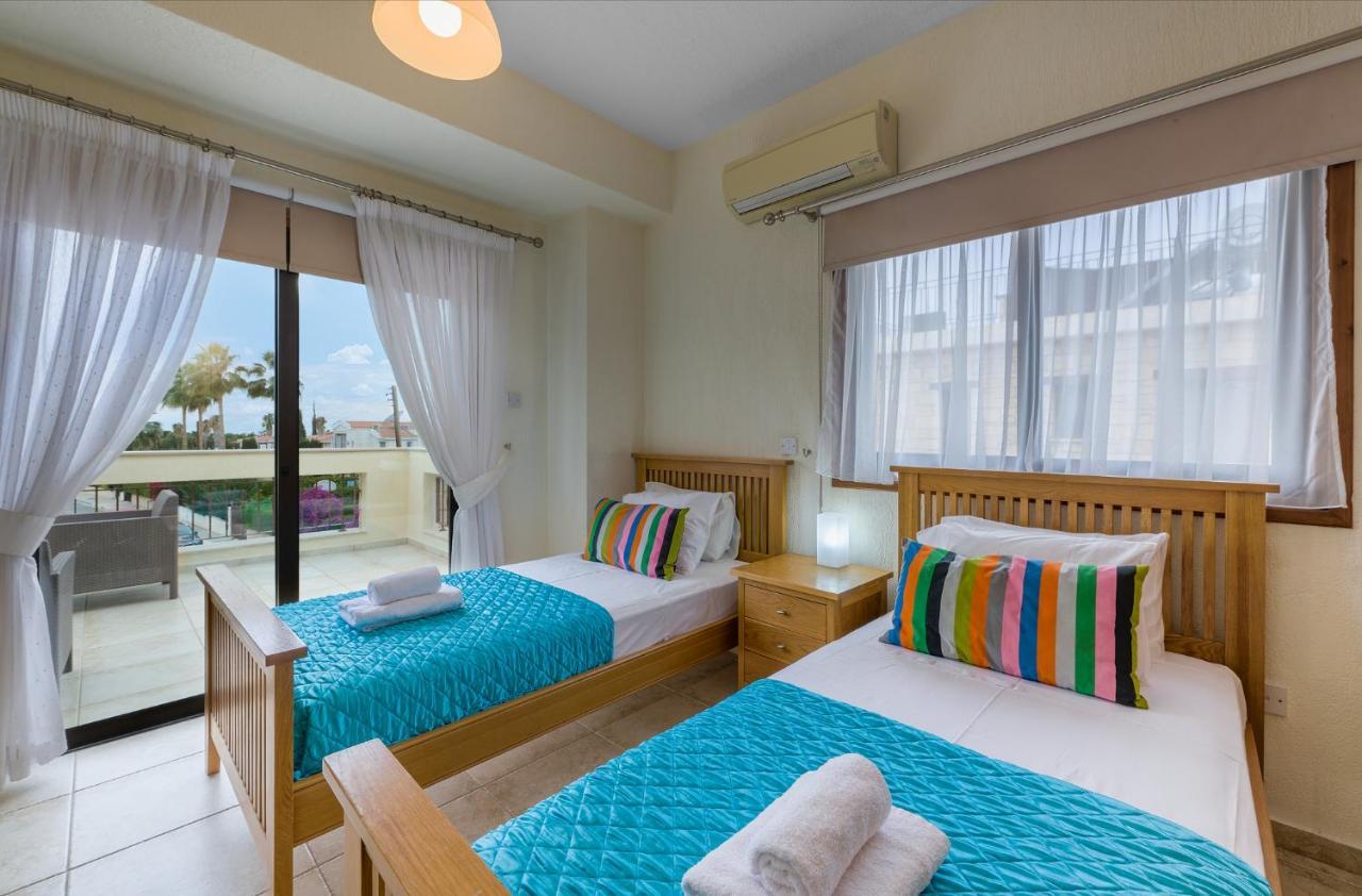 קורל ביי Villa Camelot By Ezoria Villas מראה חיצוני תמונה
