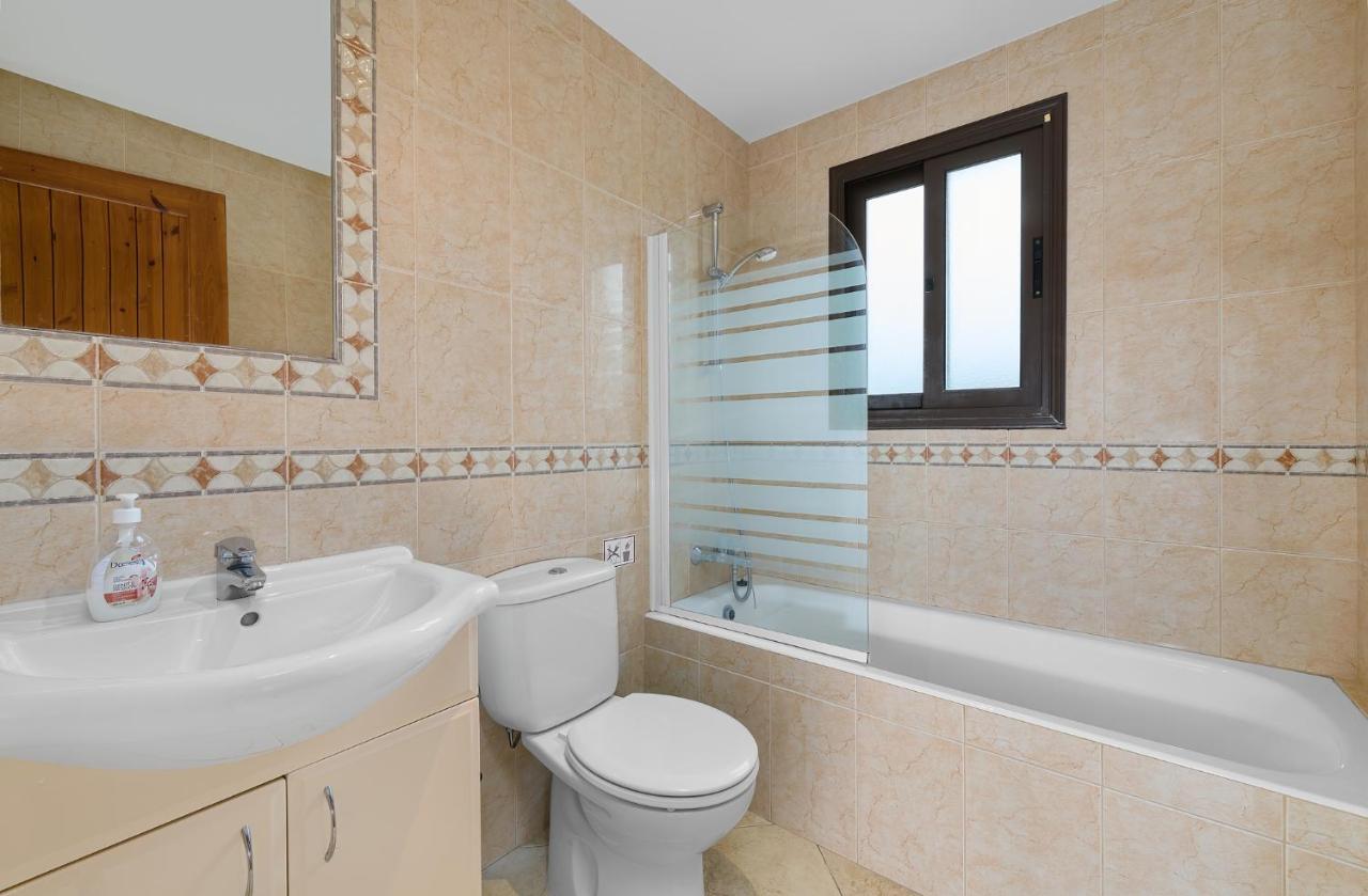 קורל ביי Villa Camelot By Ezoria Villas מראה חיצוני תמונה